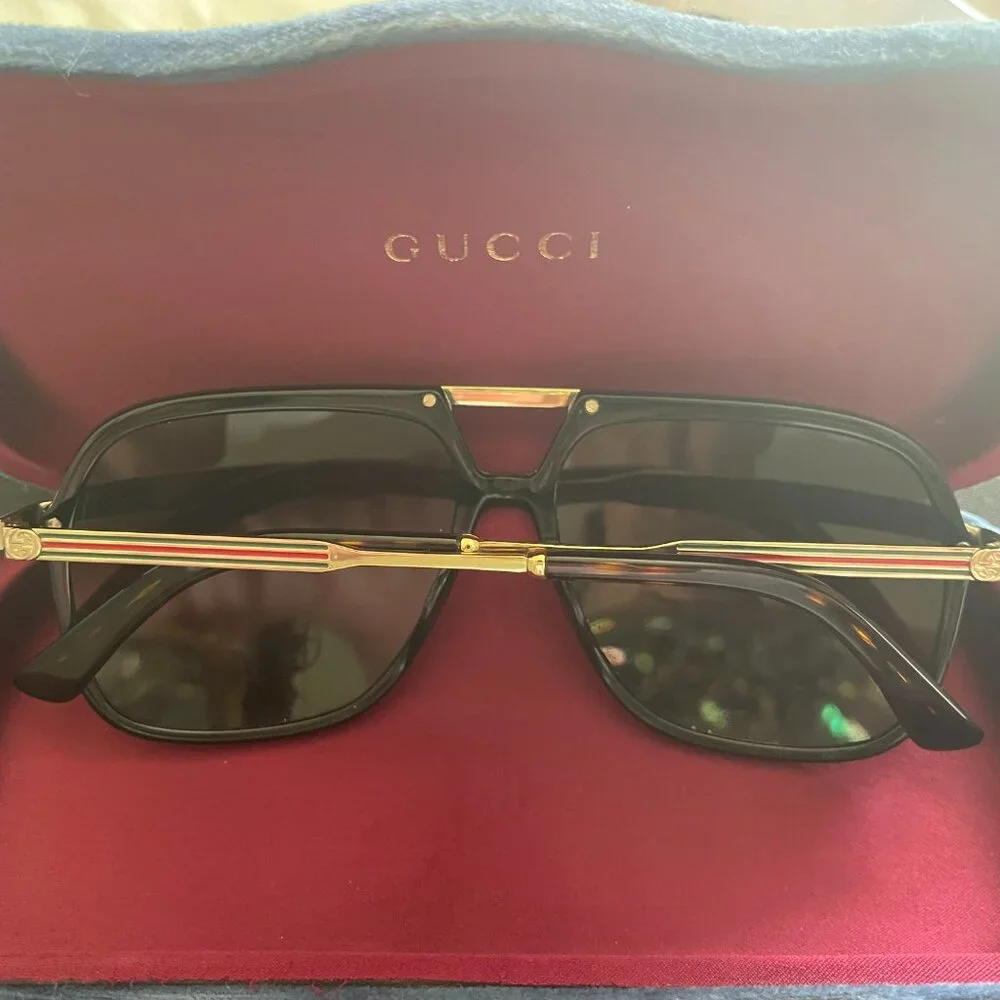 Used Gucci UNISEX Sunglasses - Picture 2 of 11